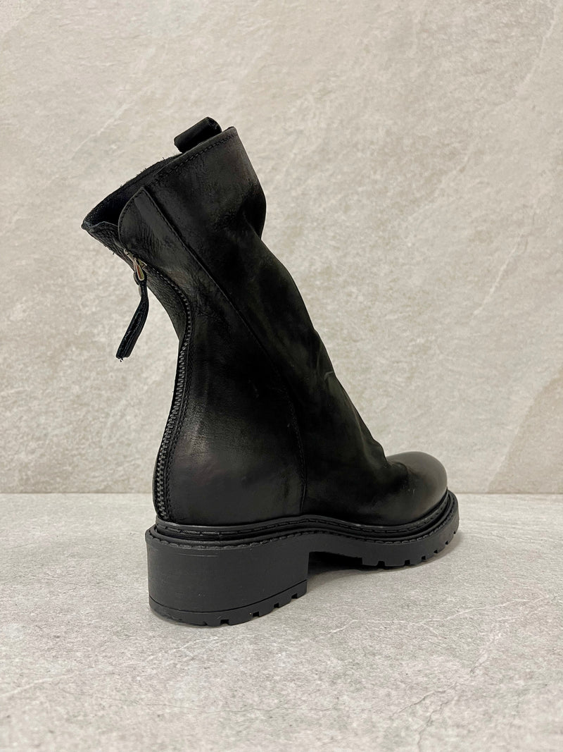 Stivaletto nabuk nero