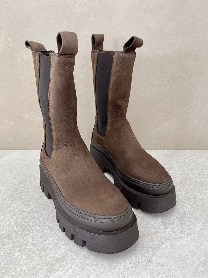Combat nabuk choco