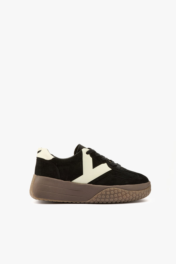 Sneaker black