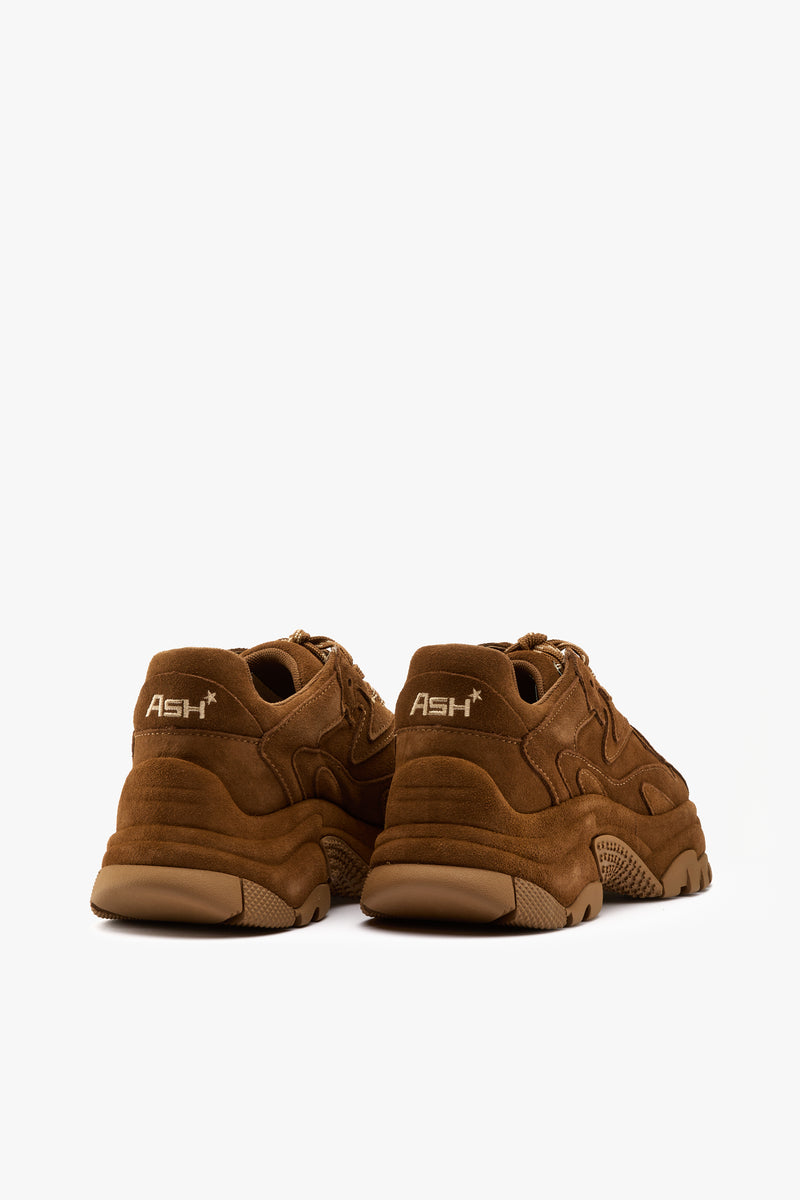 Sneaker Addict bis land
